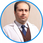 الدكتور أبوالقاسم زاده ، بعد اجتياز دورة الطب العام ، واصل دراساته المتخصصة في جراحة العظام في الجامعة الإيرانية للعلوم الطبية